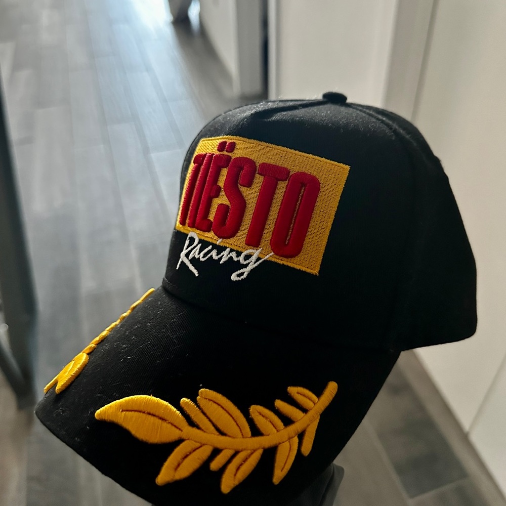 Tiësto and Pirelli F1 Hat